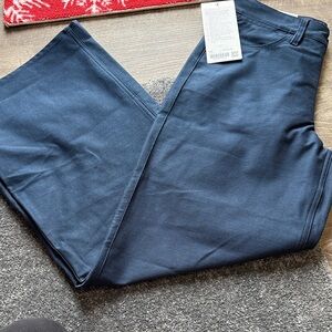 Lululemon Navy Blue Stretch easy five Pants